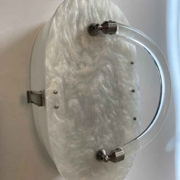 Vintage Lucite box purse - Picture 3 of 8
